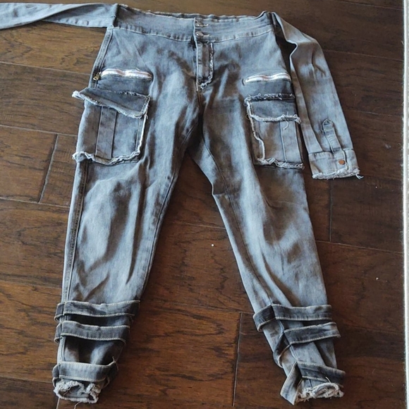 Like-new High Waistband Jeans - Picture 6 of 10